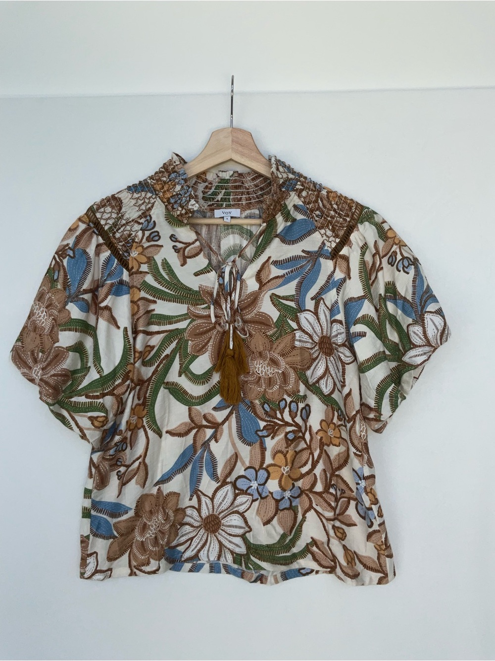 Voy Floral Smocked Yoke Short Sleeve Blouse in Brown/Blue/Green